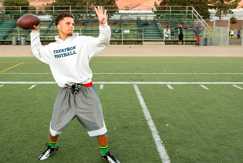 Tennyson+quarterback+Christian+Silva+warms+up+during+practice+in+Hayward+on+Tuesday.