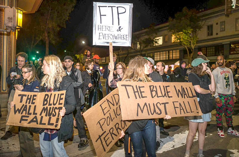 Protestas llegan a Berkeley y Oakland