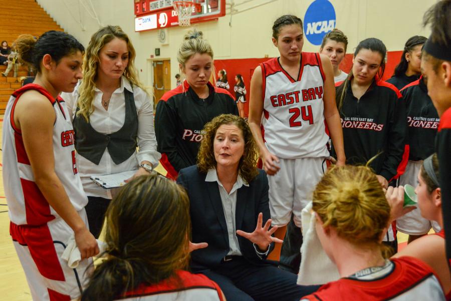CSUEB+Head+Coach+Suzy+Barcomb+talks+to+her+team+during+a+timeout+in+the+second+half+on+Saturday.