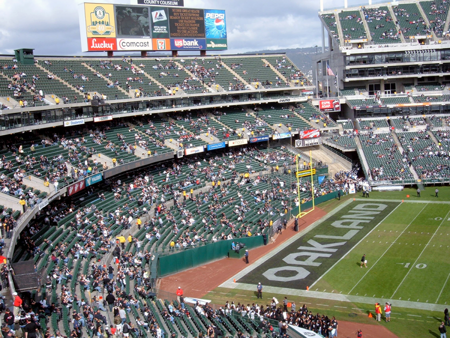 A+photograph+of+the+Oakland+Coliseum%2C+where+the+Raiders+have+played+a+cumulative+total+of+42+seasons.