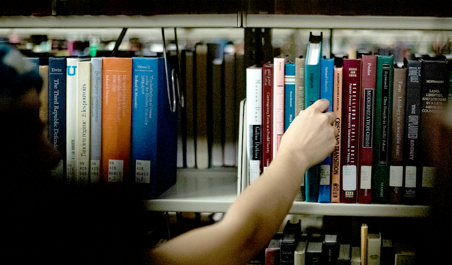 CSUEB+students+seek+24-hour+library