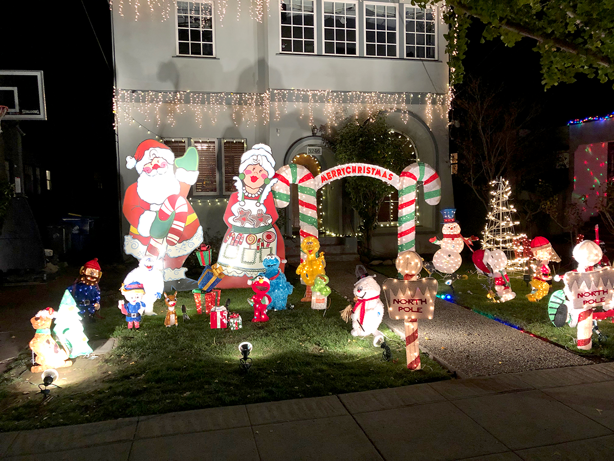 Alameda’s Christmas Tree Lane begins The Pioneer