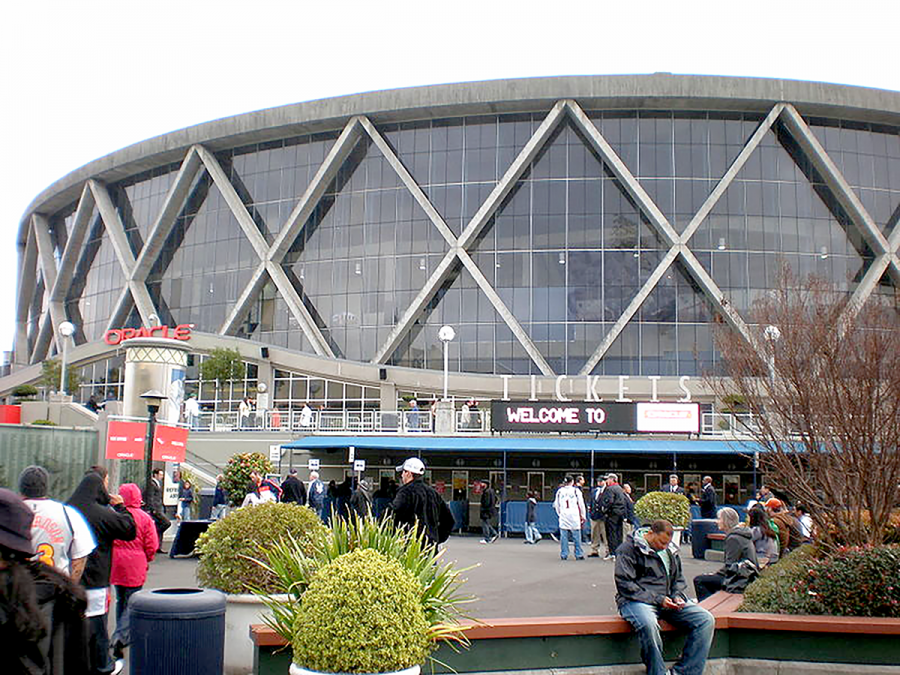 Oracle Arena hosts last regular season game