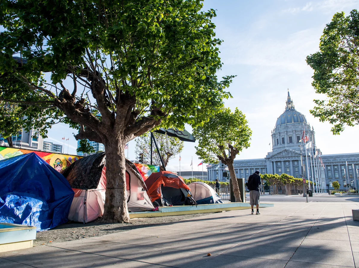 Homeless+tents+along+Fulton+Street+near+San+Francisco+City+Hall+%28Photo+Courtesy%3A+Beth+LaBerge%2FKQED%29